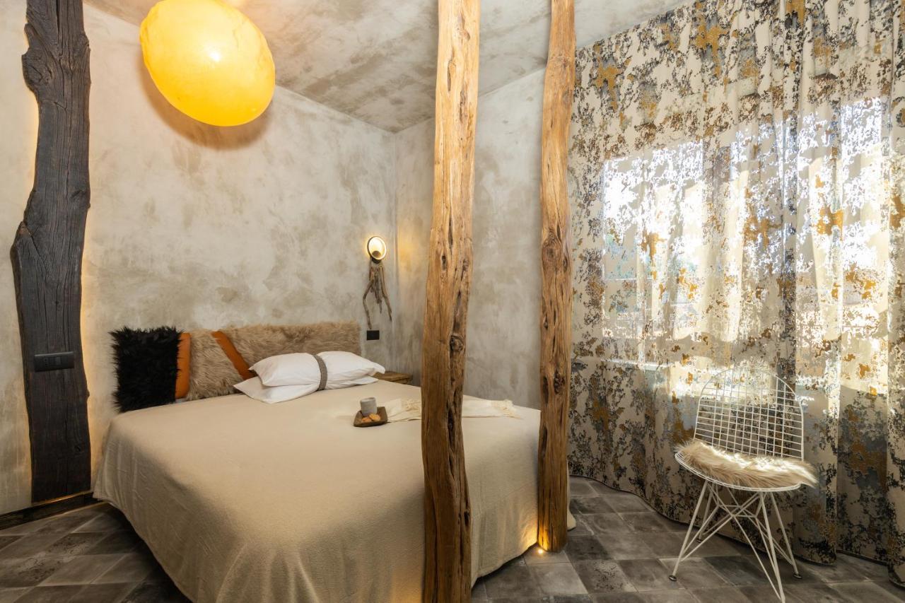 Via Roma Charming Rooms Baunei Bagian luar foto