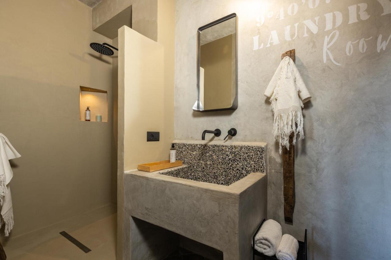 Via Roma Charming Rooms Baunei Bagian luar foto