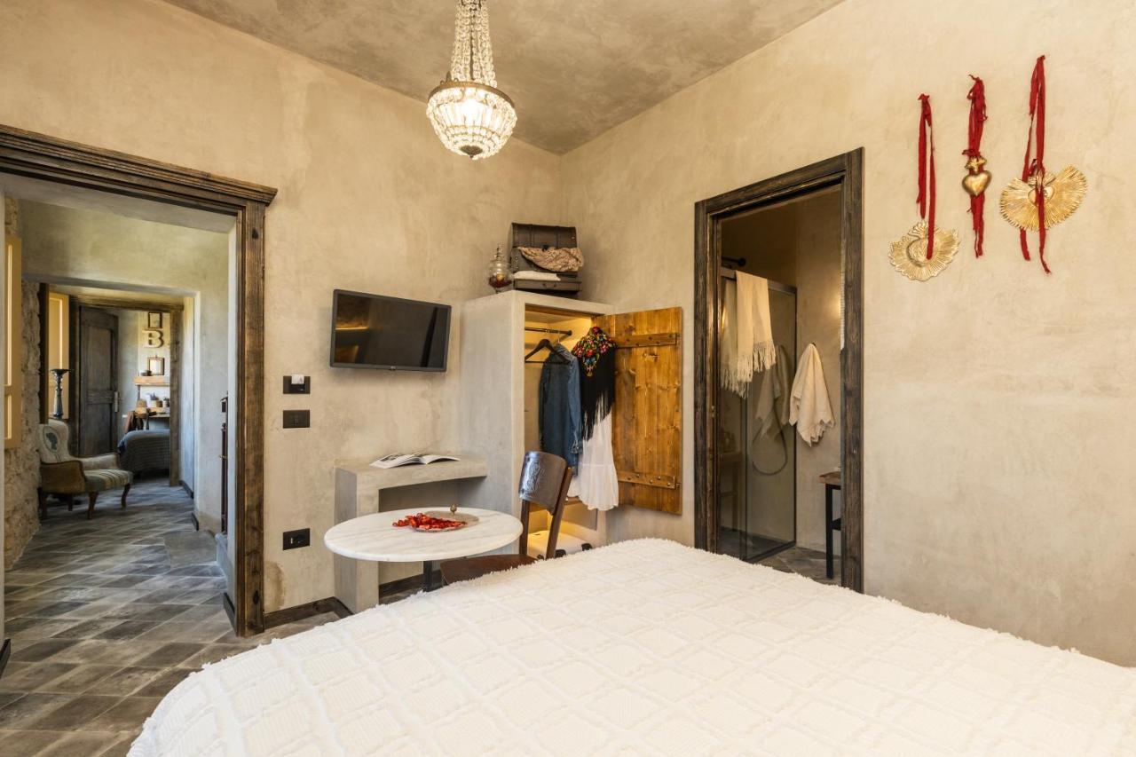 Via Roma Charming Rooms Baunei Bagian luar foto